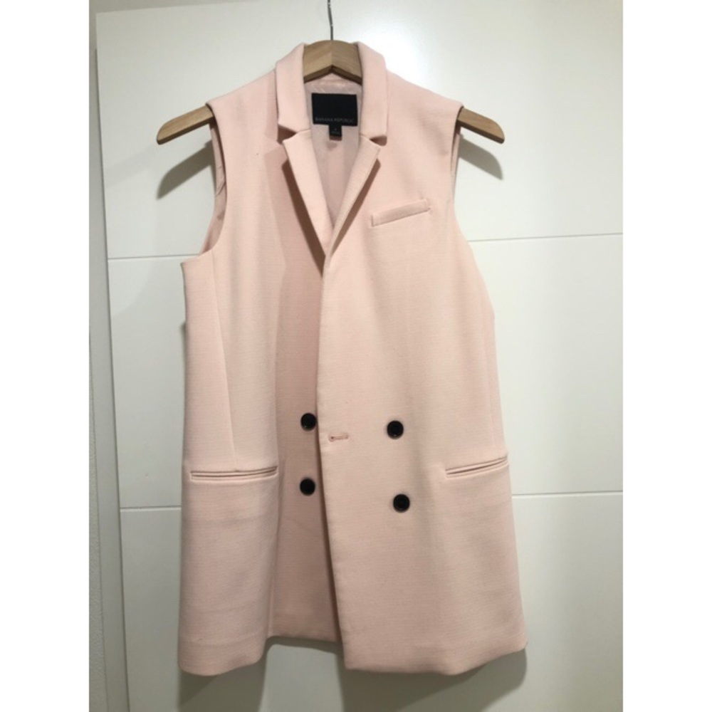 Trendy Banana Republic Vest